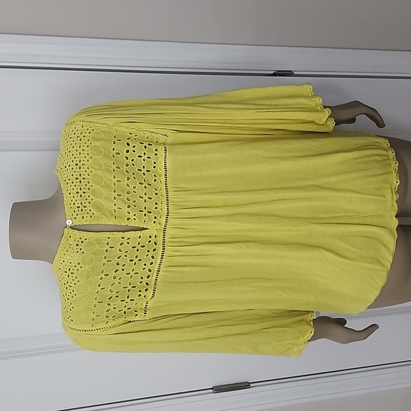 Top - Picture 2 of 2